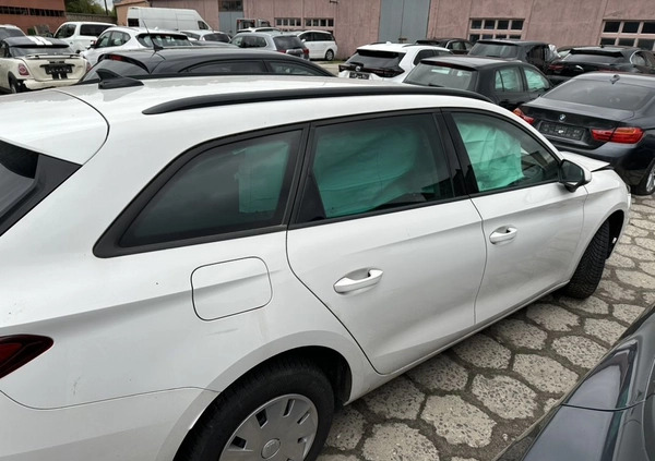 Seat Leon cena 26700 przebieg: 140000, rok produkcji 2020 z Nysa małe 137